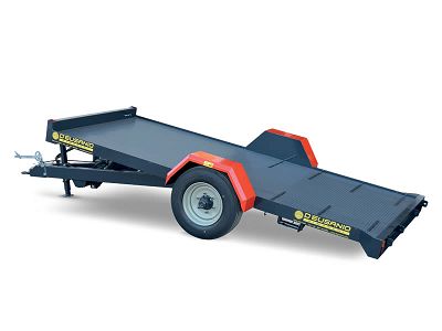 Remorcă cu platformă joasă și roți exterioare